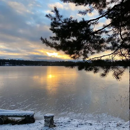 Hirsihuvila Kolilla, Lumme *