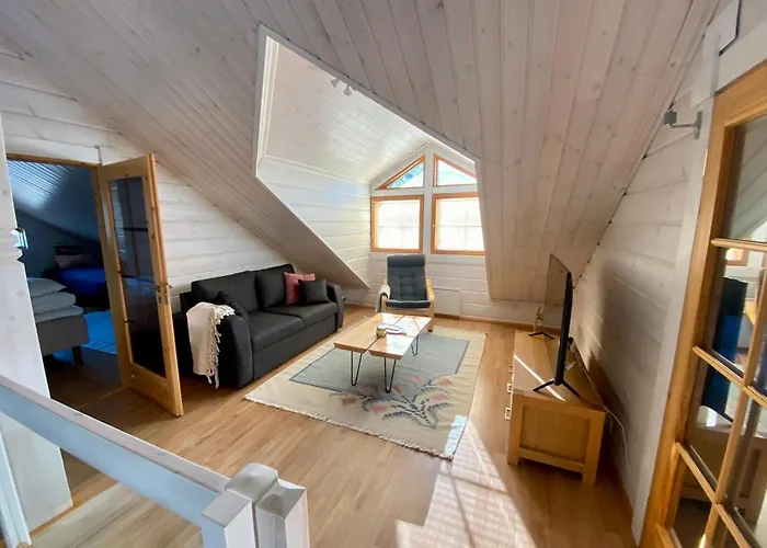 Hirsihuvila Kolilla, Lumme * Hattusaari